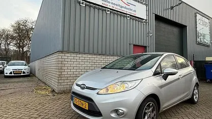 Grijs (metallic) Occasion 2011 Ford Fiesta Titanium Hatchback | € 1.995 (Eerlijke prijs)