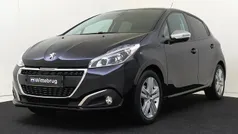 Gebruikt 2019 Peugeot 208 Signature Sky Hatchback | € 13.425 (Eerlijke prijs)