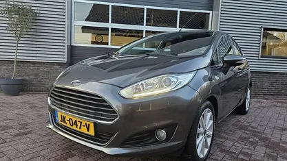 Grijs Occasion 2016 Ford Fiesta Titanium Hatchback | € 7.900 (Eerlijke prijs)