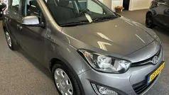 Grijs Gebruikt 2015 Hyundai i20 Comfort Hatchback | € 8.900 (Eerlijke prijs)