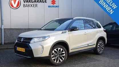 Occasion 2025 Suzuki Vitara Style SUV | € 27.900 (Eerlijke prijs)