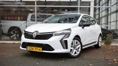 Wit Gebruikt 2024 Renault Clio V Hatchback | € 21.950 (Eerlijke prijs)