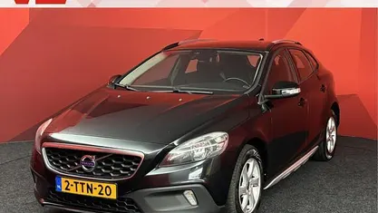 Zwart Gebruikt 2014 Volvo V40 Kinetic Hatchback | € 7.248 (Eerlijke prijs)