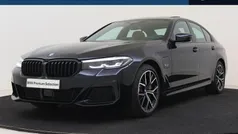 Zwart Gebruikt 2023 BMW 530e Executive Sedan | € 49.750 (Eerlijke prijs)