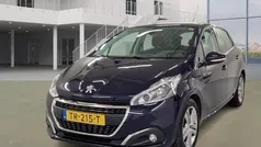 Gebruikt 2018 Peugeot 208 Signature Sky Hatchback | € 11.250 (Eerlijke prijs)