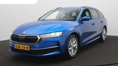 Blauw Gebruikt 2024 Skoda Octavia Business Line Stationwagen | € 29.900 (Eerlijke prijs)