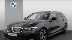 Zwart Gebruikt 2024 BMW 320 M Sport Stationwagen | € 43.695 (Eerlijke prijs)