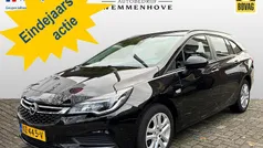 Zwart Gebruikt 2017 Opel Astra Edition Stationwagen | € 8.345 (Eerlijke prijs)