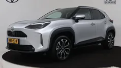 Grijs, metallic lak Gebruikt 2024 Toyota Yaris Cross Active SUV | € 30.945 (Eerlijke prijs)