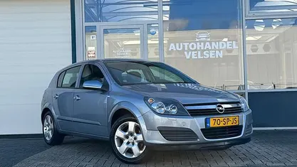 Grijs Gebruikt 2006 Opel Astra Edition Hatchback | € 1.750 (Eerlijke prijs)