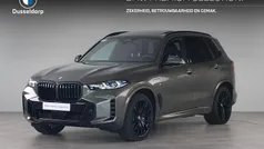 Manhattan metallic (groen metallic) Gebruikt 2025 BMW X5 M Sport SUV | € 97.950 (Super prijs)