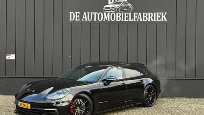 Zwart (metallic) Gebruikt 2018 Porsche Panamera Sport Turismo Stationwagen | € 63.999 (Super prijs)