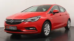 Rood Gebruikt 2016 Opel Astra Edition Hatchback | € 12.945 (Eerlijke prijs)