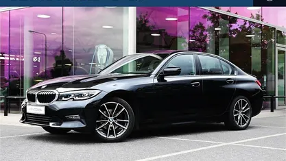 Occasion 2021 BMW 318 Executive Sedan | € 28.450 (Goede deal)