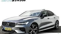 Grijs Gebruikt 2020 Volvo S60 R-Design Sedan | € 29.400 (Eerlijke prijs)