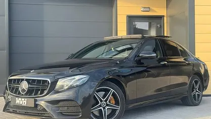 Zwart Gebruikt 2019 Mercedes E300 AMG Sedan | € 31.450 (Eerlijke prijs)