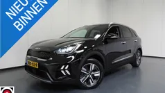 Zwart Gebruikt 2022 Kia Niro SUV | € 27.340 (Goede deal)
