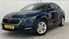 Blauw Gebruikt 2021 Skoda Octavia Business Line Hatchback | € 15.995 (Eerlijke prijs)