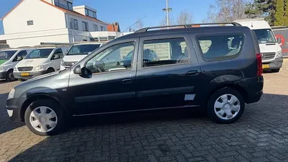 Occasion Dacia Logan MCV Lauréate 105 PK (77 kW) 2009 Grijs (metallic) MPV