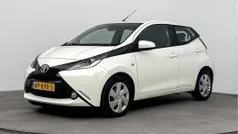 Wit Gebruikt 2018 Toyota Aygo X-play Hatchback | € 9.980 (Eerlijke prijs)