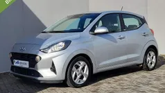 Sleek silver metallic (rys) Gebruikt 2021 Hyundai i10 Hatchback | € 13.835 (Eerlijke prijs)