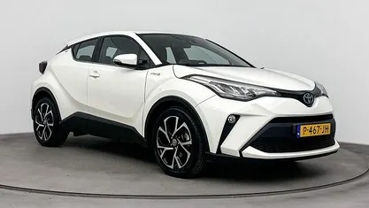 Wit Occasion 2022 Toyota C-HR SUV | € 24.499 (Eerlijke prijs)