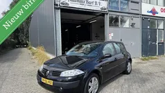 Zwart Gebruikt 2006 Renault Mégane II Authentique Hatchback | € 1.199 (Eerlijke prijs)