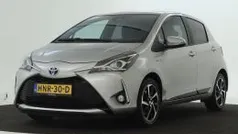 Grijs, metallic lak Gebruikt 2020 Toyota Yaris Limited Hatchback | € 18.745 (Eerlijke prijs)