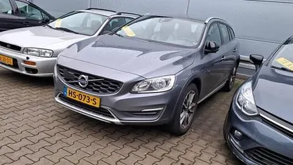 Gebruikt 2016 Volvo V60 CC Business Edition Stationwagen | € 10.950 (Eerlijke prijs)
