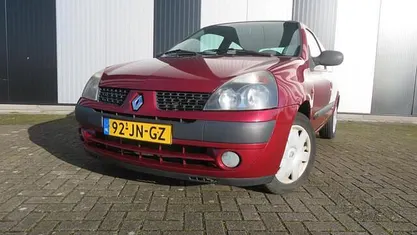 Occasion 2002 Renault Clio II Expression Hatchback | € 1.450 (Eerlijke prijs)