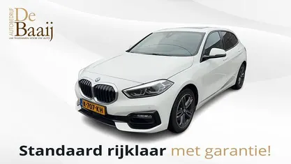 Wit Gebruikt 2021 BMW 118 Executive Hatchback | € 22.950 (Eerlijke prijs)