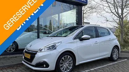 Occasion 2016 Peugeot 208 Allure Hatchback | € 9.950 (Eerlijke prijs)