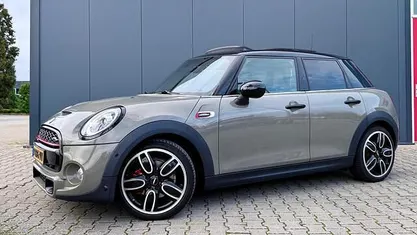 Grijs Occasion 2018 Mini Cooper S Hatchback | € 23.800 (Eerlijke prijs)