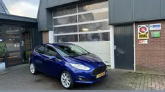 Blauw, metallic lak Gebruikt 2014 Ford Fiesta Titanium Hatchback | € 10.950 (Eerlijke prijs)