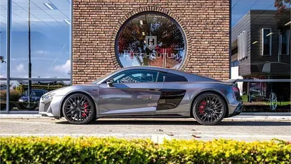 Grijs (metallic) Gebruikt 2020 Audi R8 Coupé Coupé | € 157.995 (Eerlijke prijs)