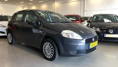 Grijs Occasion 2010 Fiat Grande Punto Hatchback | € 1.749 (Eerlijke prijs)