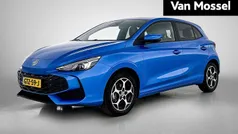 Blauw, metallic lak Gebruikt 2024 MG MG3 Luxury Hatchback | € 22.950 (Eerlijke prijs)