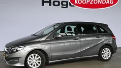 Grijs Gebruikt 2015 Mercedes B180 Ambition MPV | € 13.940 (Eerlijke prijs)