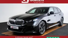 Zwart Gebruikt 2024 BMW 520 Comfort Edition Stationwagen | € 59.950 (Super prijs)