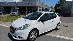 Wit Gebruikt 2012 Peugeot 208 Access Hatchback | € 5.999 (Eerlijke prijs)
