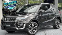 Zwart Gebruikt 2021 Suzuki Vitara Style SUV | € 23.245 (Eerlijke prijs)