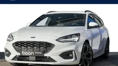 Wit Gebruikt 2022 Ford Focus ST-Line X Stationwagen | € 17.900 (Goede deal)