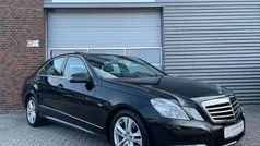 Zwart, metallic lak Gebruikt 2012 Mercedes E300 Sedan | € 13.944 (Goede deal)
