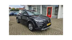 Zwart Gebruikt 2021 Dacia Sandero Comfort Hatchback | € 13.850 (Eerlijke prijs)