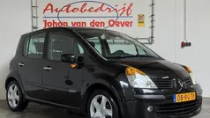 Zwart Gebruikt 2005 Renault Modus Luxe MPV | € 3.950 (Eerlijke prijs)