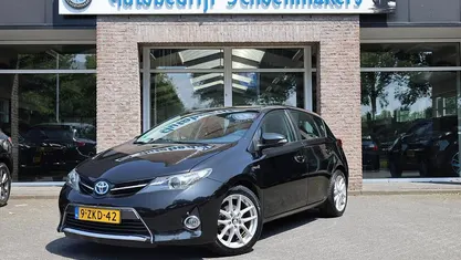 Zwart Occasion 2014 Toyota Auris Hybrid Hatchback | € 10.890 (Eerlijke prijs)