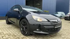 Zwart, metallic lak Gebruikt 2013 Opel Astra GTC Sport Hatchback | € 9.949 (Eerlijke prijs)