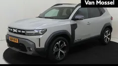 Gebruikt 2025 Dacia Duster Journey SUV | € 35.835 (Eerlijke prijs)