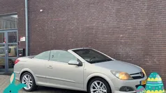 Grijs Gebruikt 2006 Opel Astra Cabriolet Cosmo Cabriolet | € 3.990 (Goede deal)