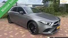 Grijs Gebruikt 2020 Mercedes A250 AMG Hatchback | € 26.940 (Eerlijke prijs)